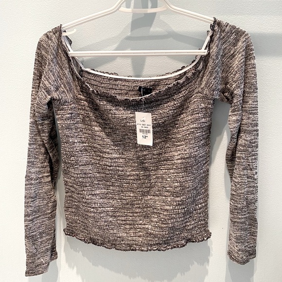 UK2LA โข Grey stretchy long sleeve crop top - Picture 4 of 9
